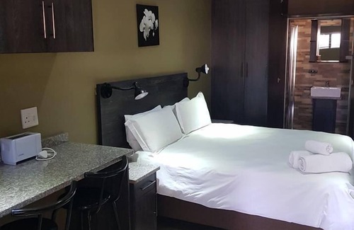 Lephalale House | La Lucia Guest House