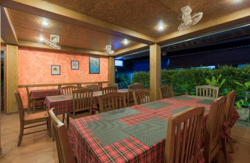 Satun House | La Luna Italian Restaurant & Accommodation