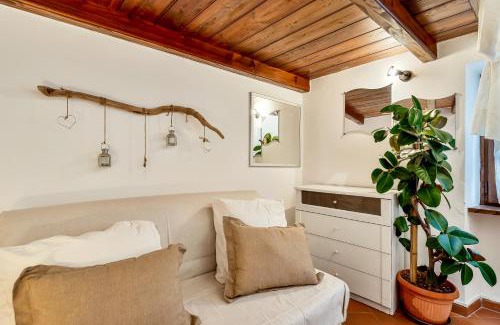 Vezzano Ligure House | La Luna nel Castello