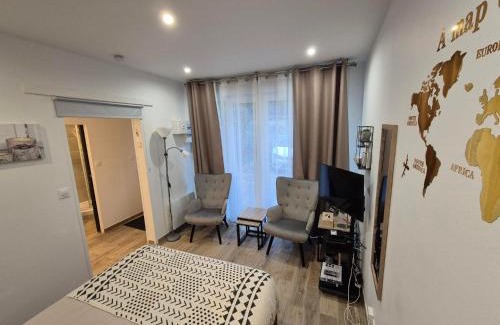 Vernon Apartment | La Mad Experience
