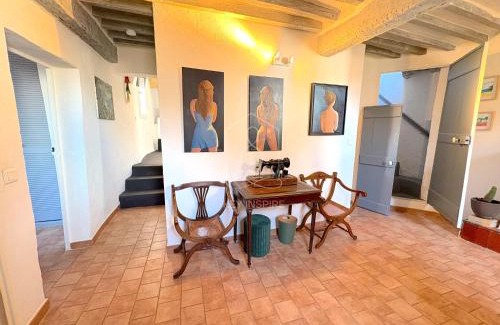 Callian House | La Maison Bleue, au coeur du village de Callian
