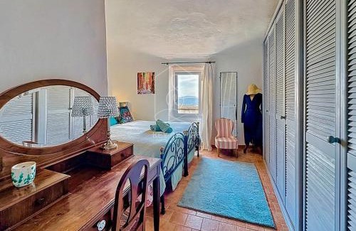 Callian House | La Maison Bleue, au coeur du village de Callian