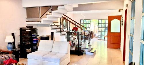 Alfredo V. Bonfil House | La Maison BLEUE