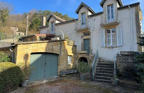 Viviers-sur-Chiers House | la maison d'Emilia verdure et murmure de l'eau