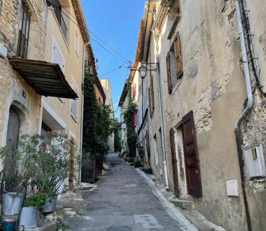Bonnieux House | La Maison d’Helene & Antoine à Bonnieux XII siècle