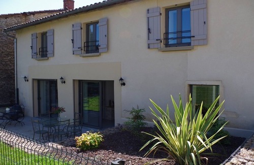 Lugny House | La Maison D'henriette