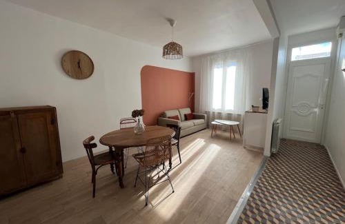 Carcassonne Apartment | La maison de Camille climatisation parking privé WIFI