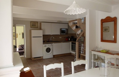Pont-Croix House | La maison de Jeanne, 3-star tourist accommodation, near the Goyen river and church