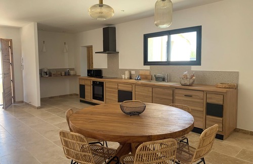 Maillane House | La Maison de Léa