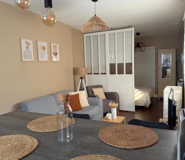 Saint-Simon House | La maison de villenouvelle
