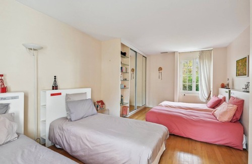 Rueil-Malmaison Villa | La Maison des Rois - With garden and Jacuzzi