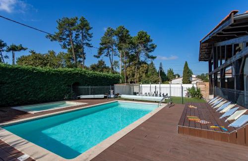 Ares House | La maison du Bonheur Arés 30 personnes avec piscines chauffées