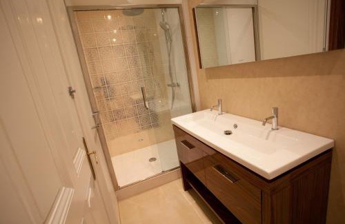 Cathedrale Bed & Breakfast | La Maison Jules
