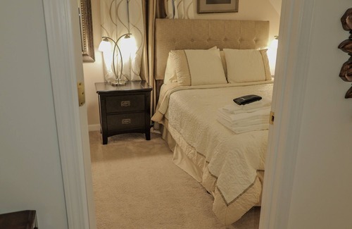 Greensboro Apartment | La Maison Le Bain: A Beautiful Private Studio Style Room