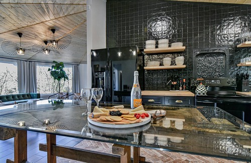 Asheville House | La Maison Mirch - Luxe Design Retreat