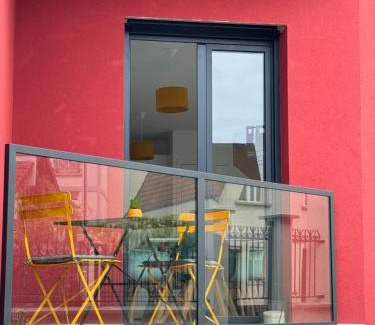 Parapluies Villa | La maison rouge proche de Paris