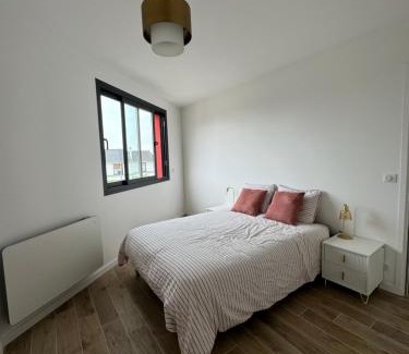 Parapluies Villa | La maison rouge proche de Paris