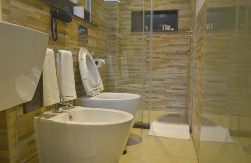 Westlands Hotel | La Maison Royale