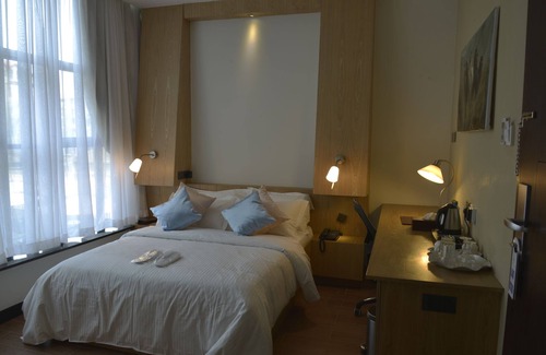 Westlands Hotel | La Maison Royale