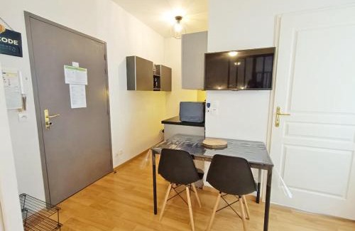 Bagneres-de-Luchon Apartment | La Maladeta, T2, wifi, ascenseur, casier à skis, 4 personnes
