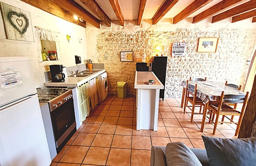 Saint-Just-Luzac House | La Mangeoire 2 bedroom gite