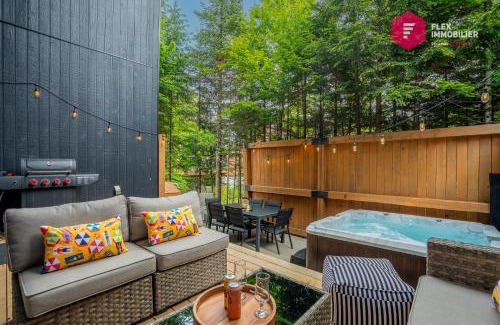 Pont-Rouge Ski Chalet | La Marie-Clémentine de Portneuf/Private hot tub, Pool & Billard