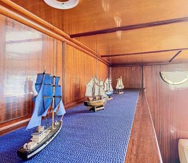 Melun Boat Rental | La Marquise