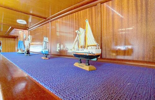Melun Boat Rental | La Marquise