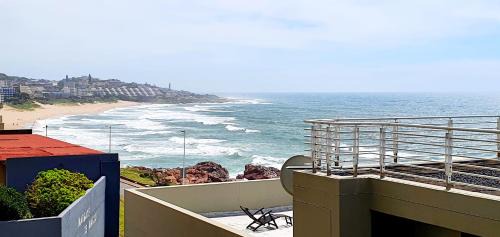 Margate Beach Apartment | La Mer 12 - 9 Sleeper - Stylish & Sophisticated!