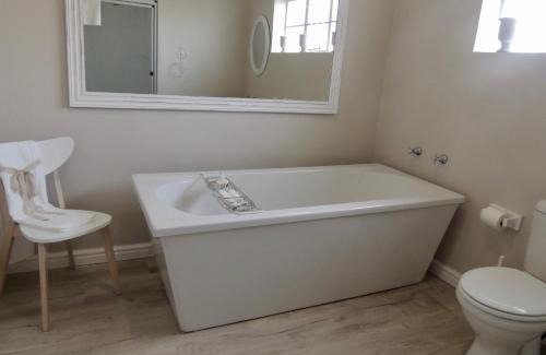 Humewood Bed & Breakfast | La Mer Guesthouse