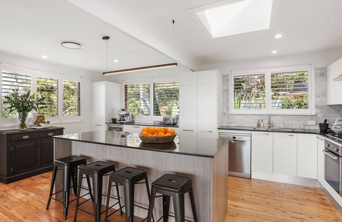 Newport House | La Mer perched on the Newport headland with spectacular views over Newport Beach