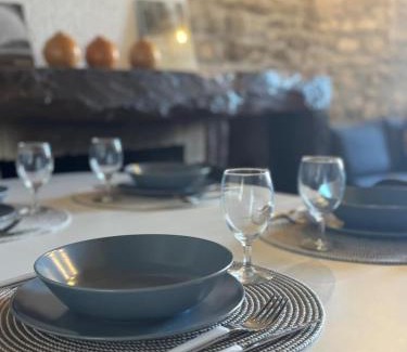 Bourgoin-Jallieu Apartment | La Mezzanine, Parking privé, proche gare, central