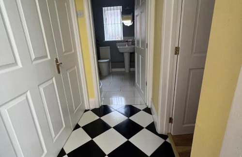 Peterborough House | La Mignonne Aketoise