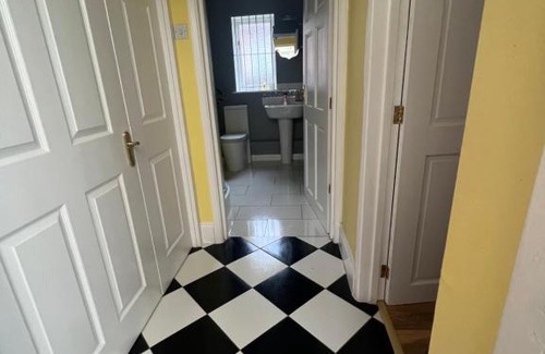 Peterborough House | La Mignonne Aketoise