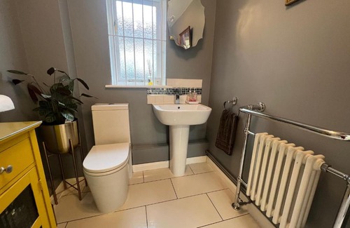 Peterborough House | La Mignonne Aketoise