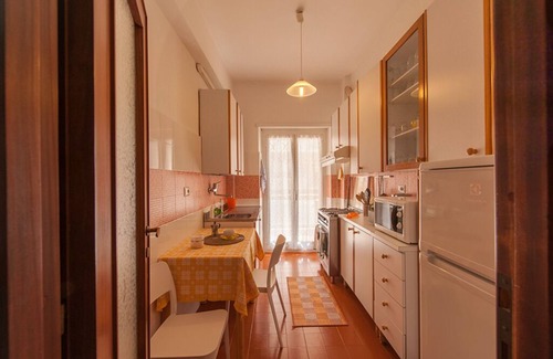 Quartiere XXVIII Monte Sacro Alto Apartment | La Mimosa apartment in Rome