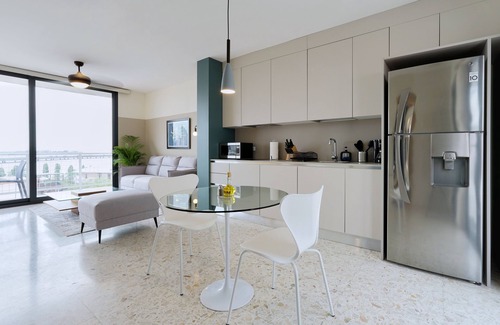Santa Ana Apartment | La Moderna by Wynwood House