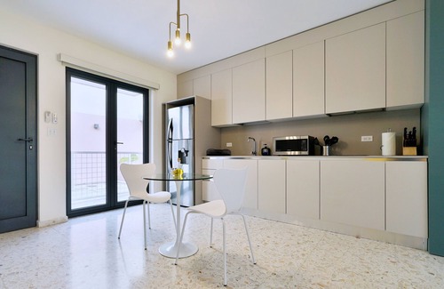 Santa Ana Apartment | La Moderna by Wynwood House