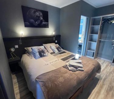 Moutiers Apartment | la Montagnette L ours T1 maison en travaux de 10h a 17h