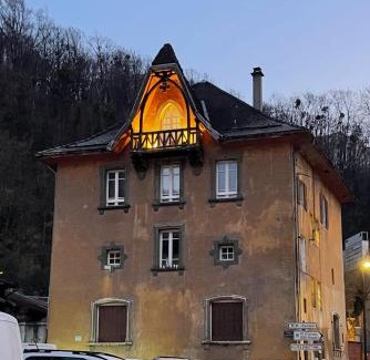 Moutiers Apartment | la Montagnette L ours T1 maison en travaux de 10h a 17h