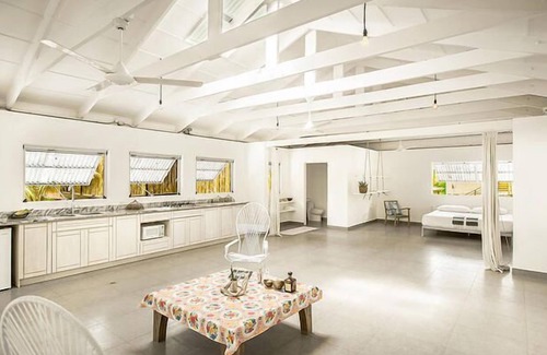 Playa Guiones Bed & Breakfast | La Negra Surf Hotel & Soda