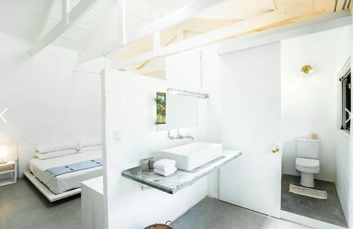 Playa Guiones Bed & Breakfast | La Negra Surf Hotel & Soda