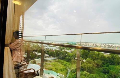 District 9 Apartment | LA Nest 2bed water park view Luxury