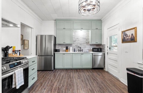 Beacon Hill House | La Nina - Charming 3BR Bungalow w Awesome Pool!