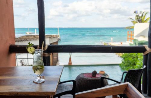 Punta Cancun Hotel | La Palma Beachfront Hotel Boutique - Self Check In