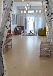 Sualkuchi Apartment | La Paloma
