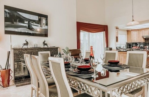 Granada Hills North Villa | LA Paradise Villa, Luxurious, Big Heated Pool