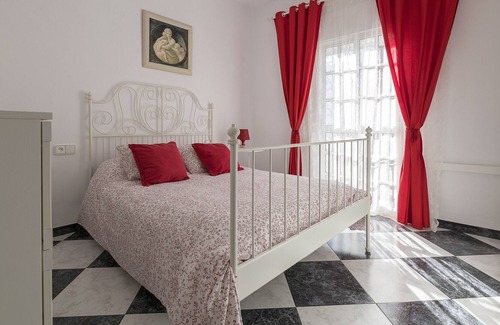 Paterna de Rivera House | LA PARRADA - Lovely apartment with free WiFi.