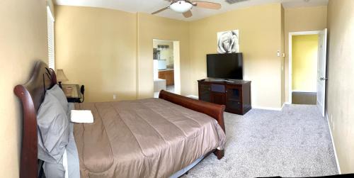 Fresno House | la paz private room with jacuzi