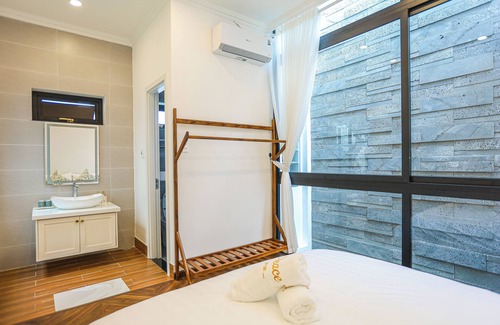 Hue House | La Peace Home